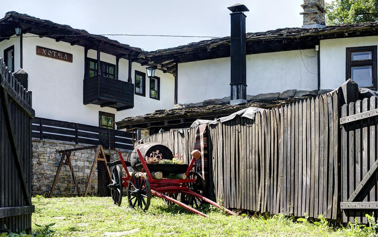 Strannopriemnitsa Guest House Bozhentsi Eksteriør billede